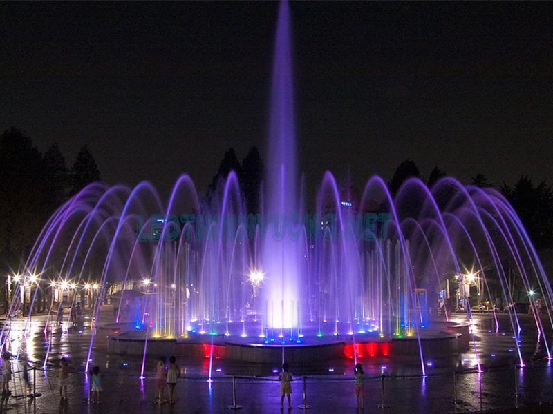 Bơm hỏa tiễn Mastra được ứng dụng để đẩy nước lên ao